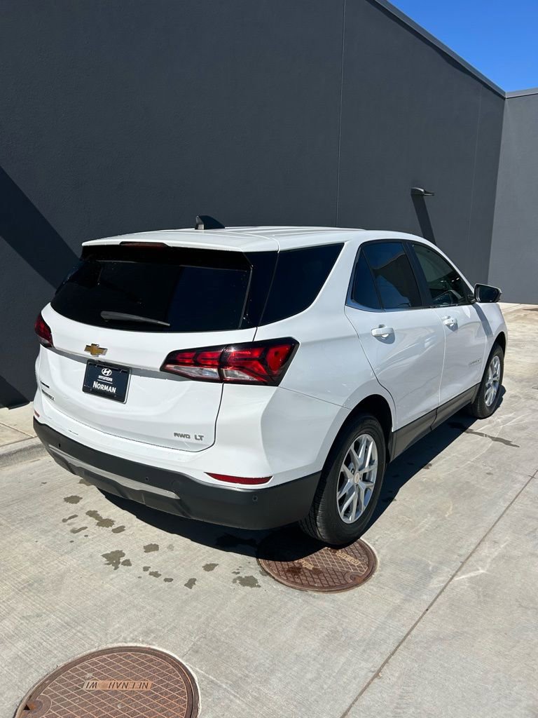 Used 2024 Chevrolet Equinox LT image 3