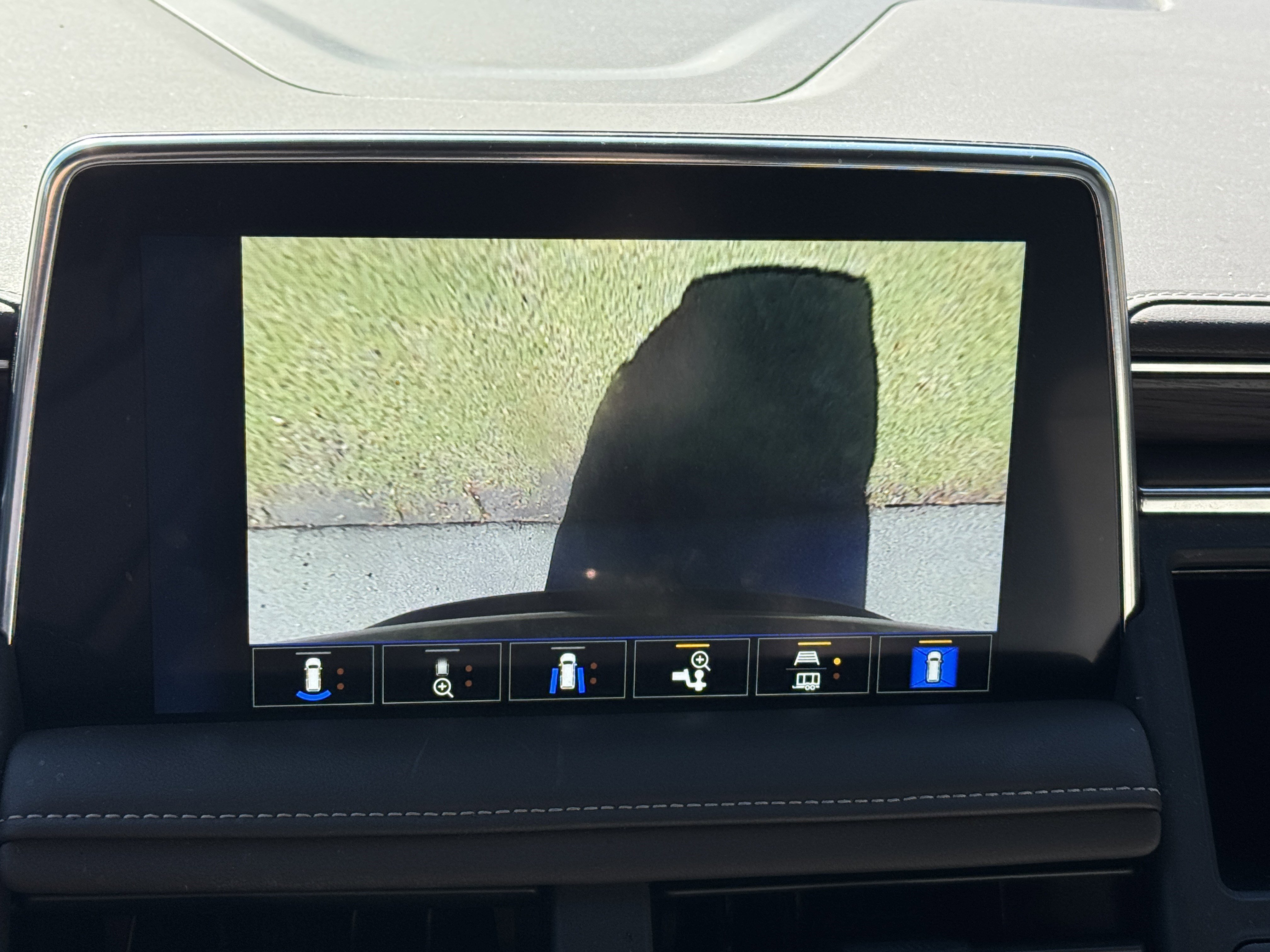 Used 2023 Chevrolet Tahoe Z71 w/ Luxury Package image 32