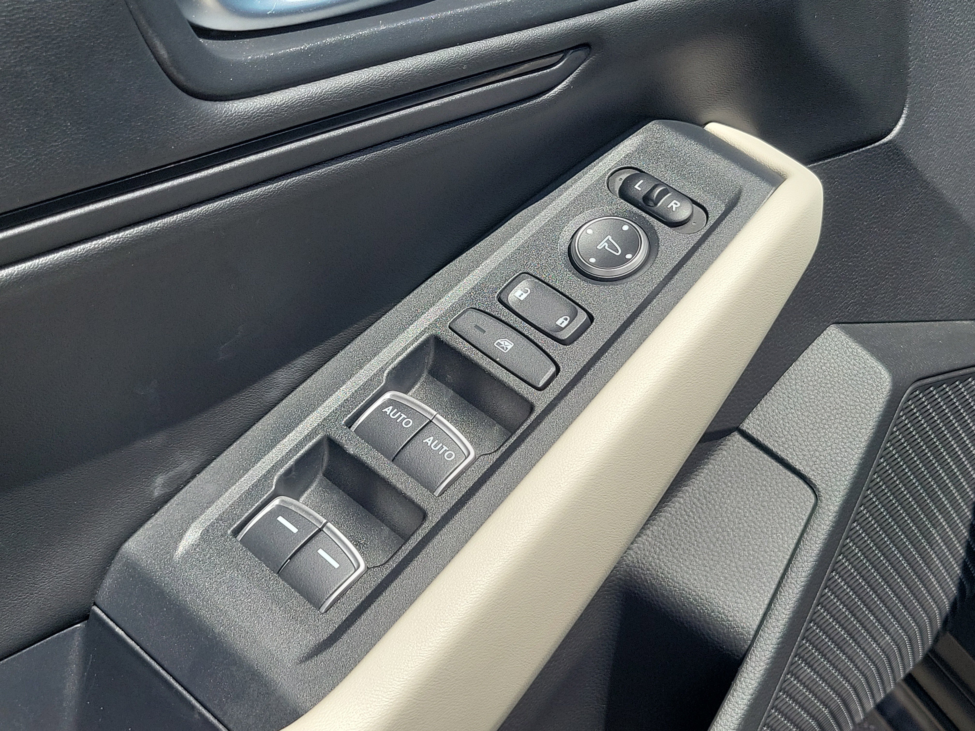 Used 2023 Honda Accord EX image 25