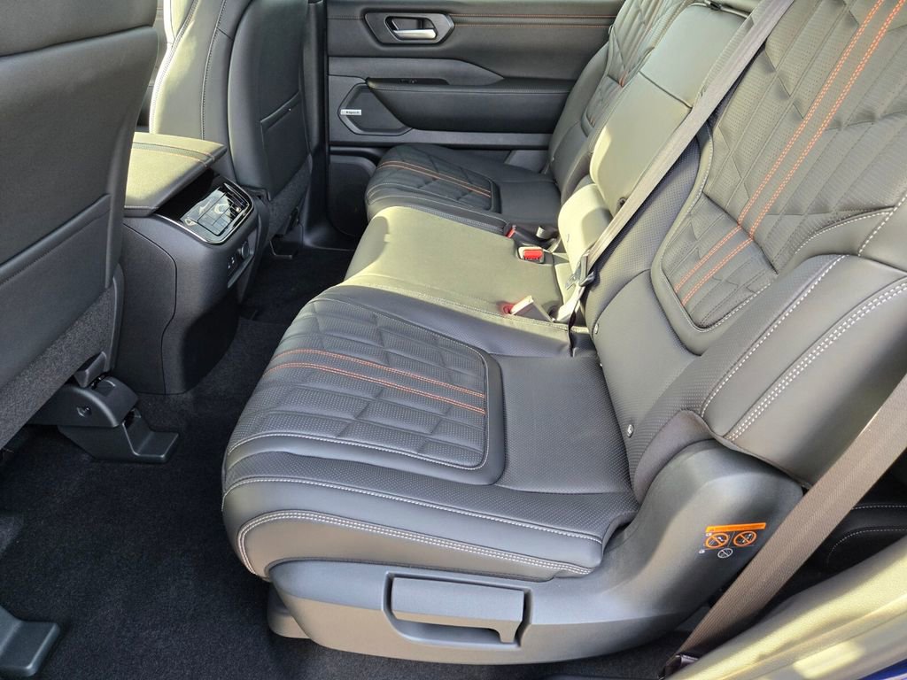 New 2026 Nissan Armada PRO-4X AWD/4WD image 7