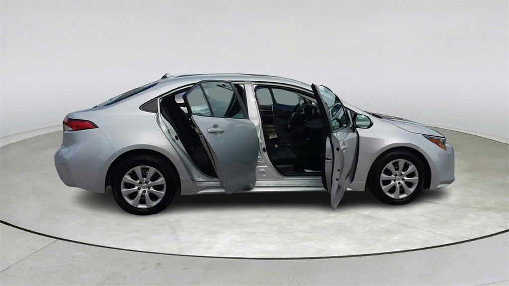 Used 2023 Toyota Corolla LE image 14
