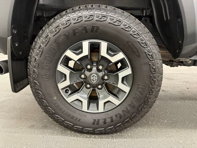 Certified 2023 Toyota Tacoma TRD Off-Road AWD/4WD image 21