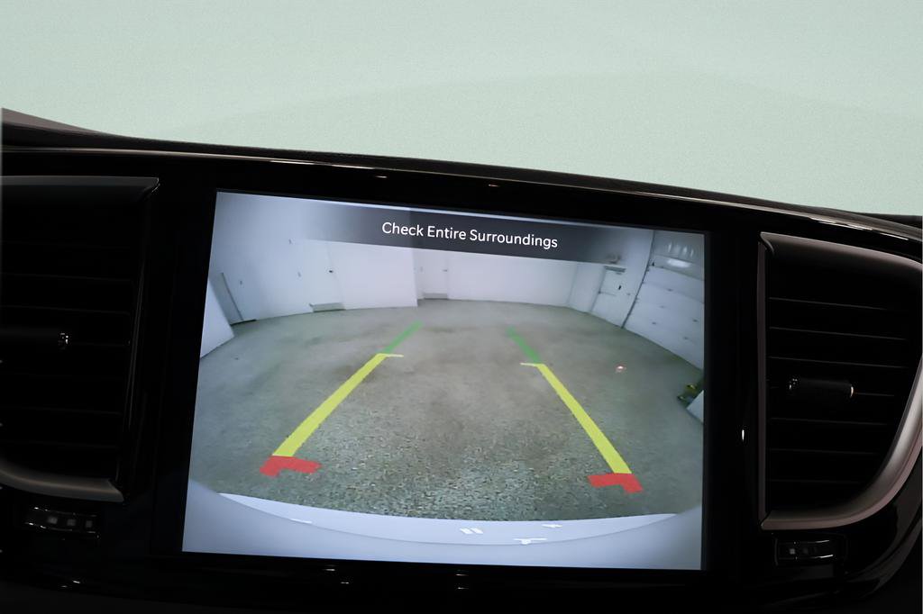 Used 2026 Chrysler Pacifica Select image 15