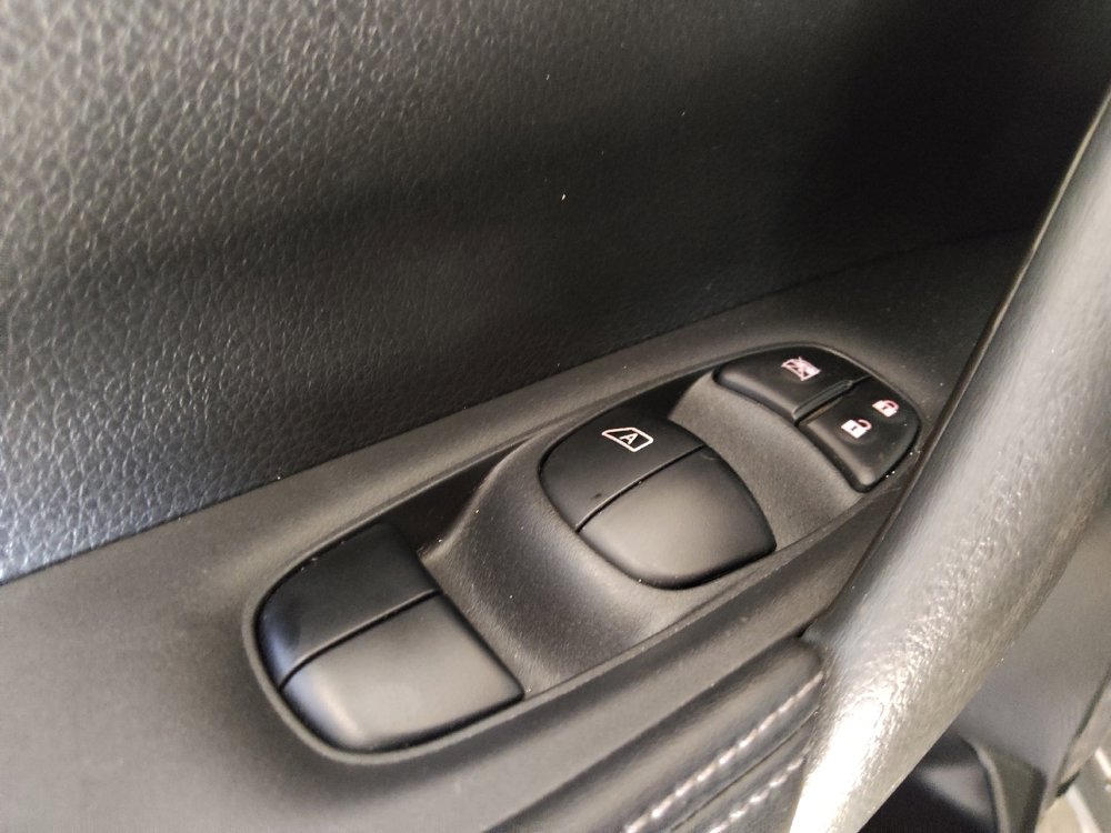 Used 2017 Nissan Rogue SL image 27