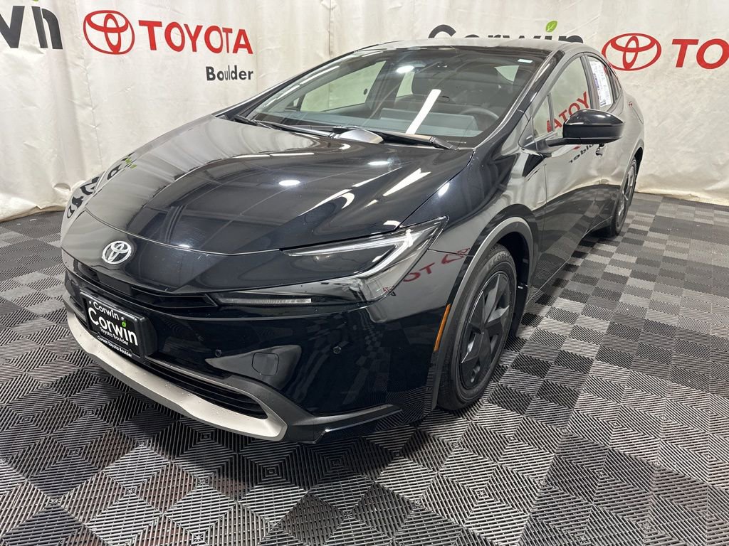 Used 2025 Toyota Prius Plug-In Hybrid image 3