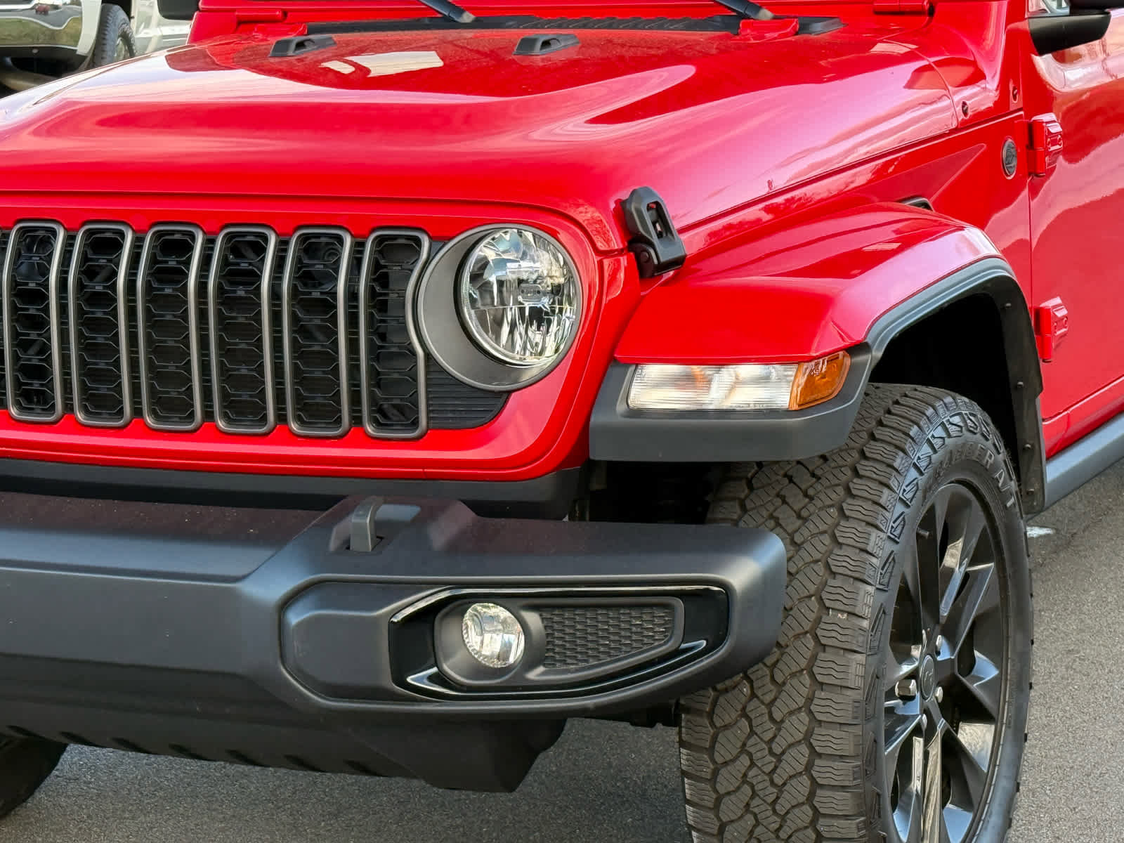 Used 2025 Jeep Gladiator Sport image 10