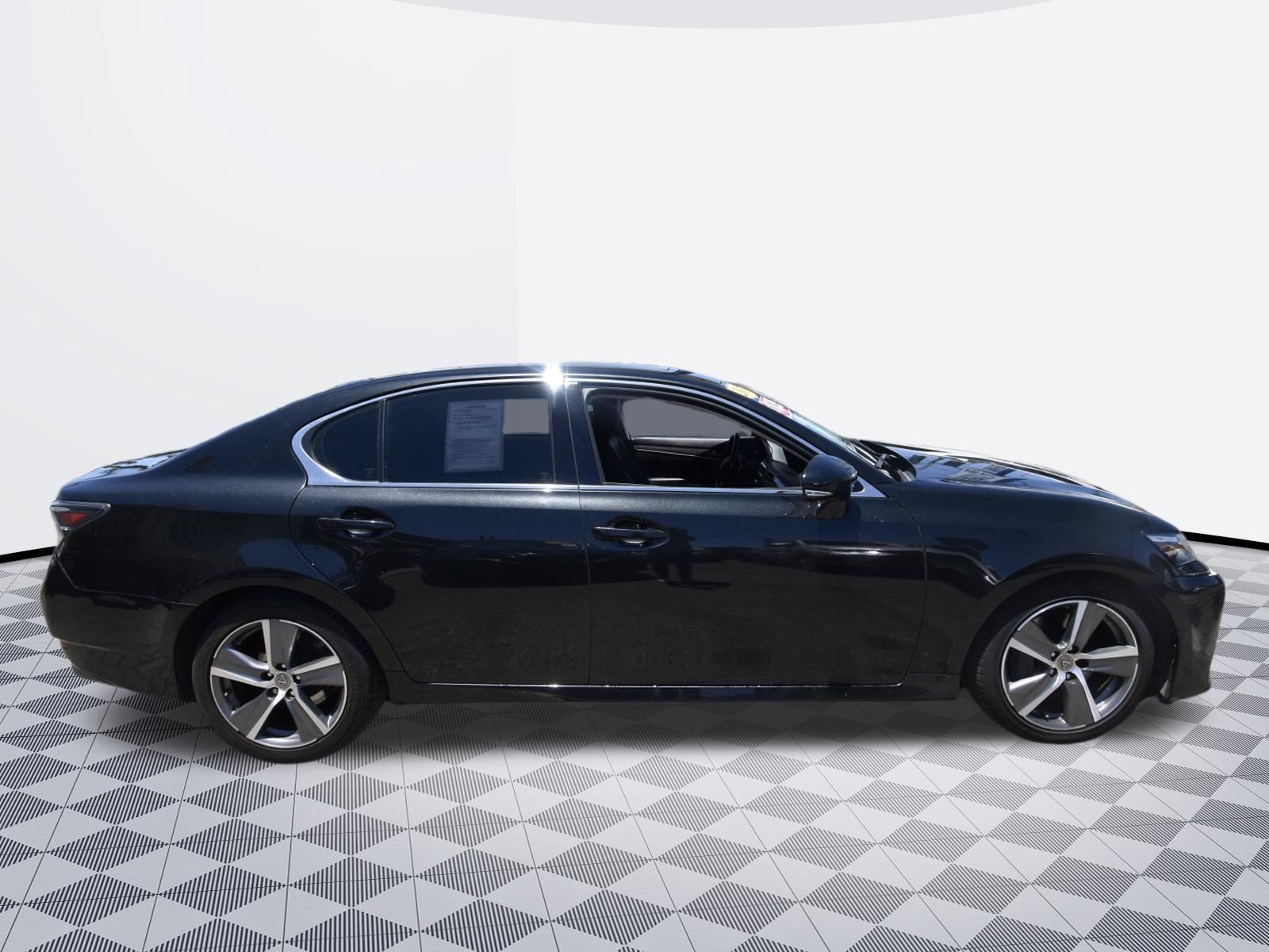 Used 2017 Lexus GS 350 w/ Preferred Accessory Package RWD image 4