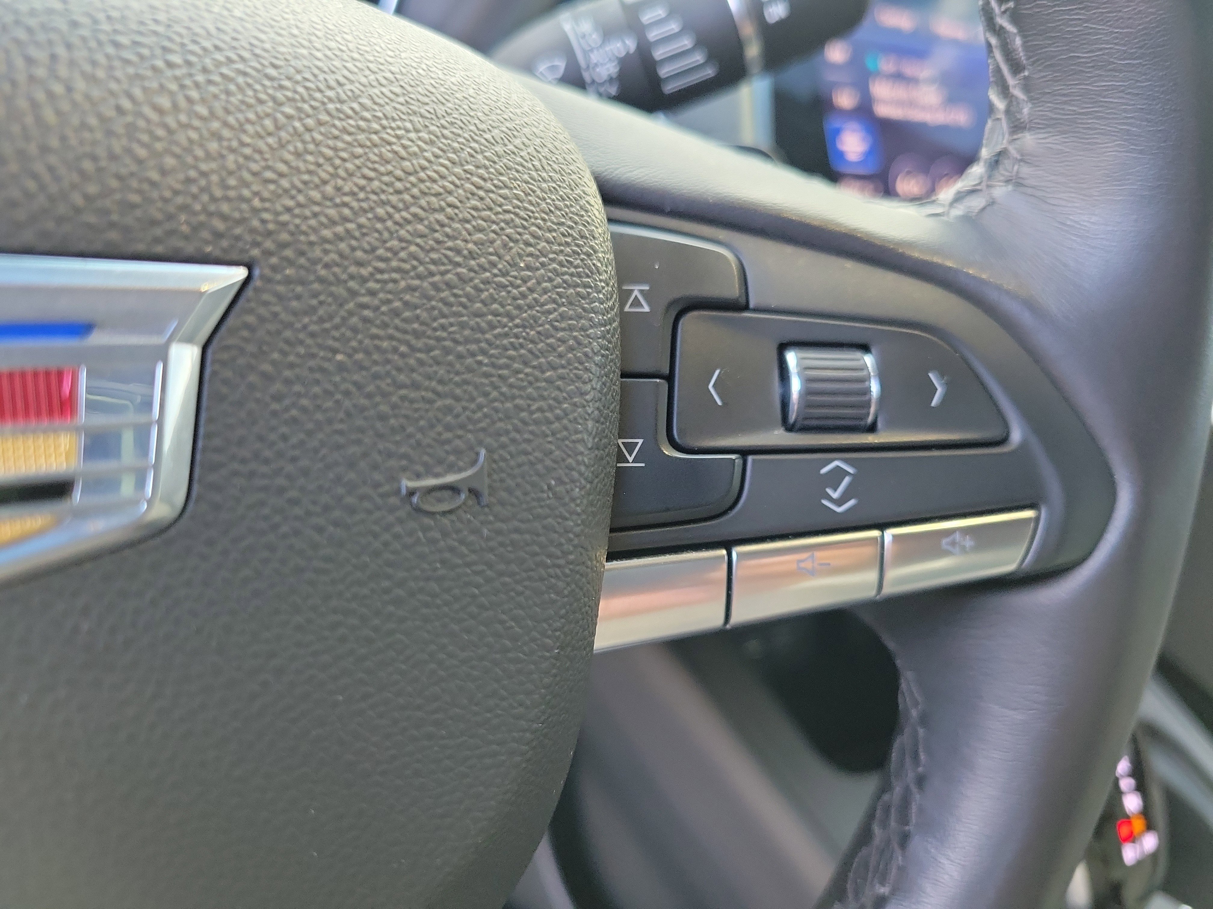 Used 2023 Cadillac XT4 Premium Luxury w/ Enhanced Visibility Package image 28