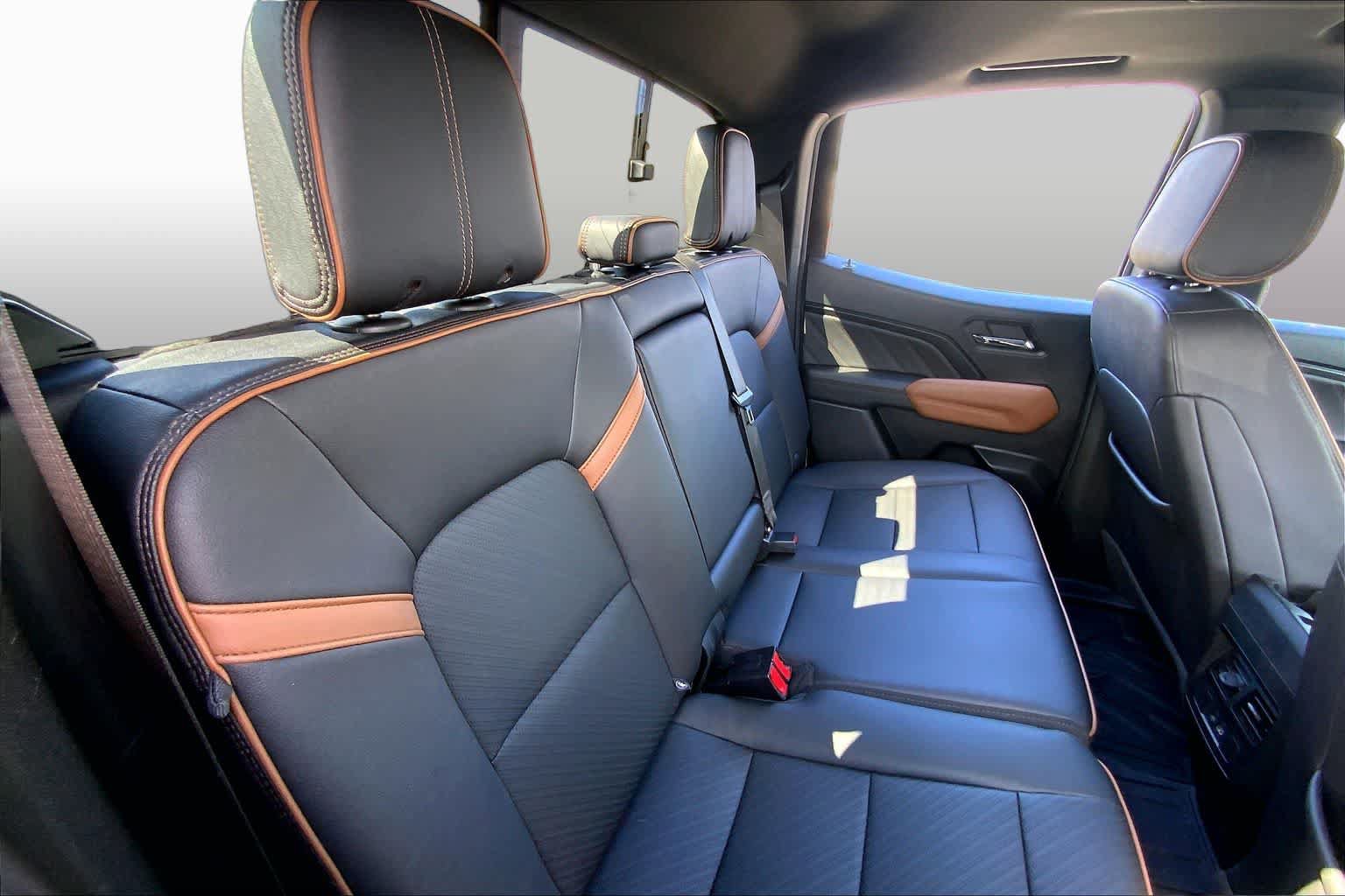Used 2023 GMC Canyon AT4 w/ AT4 Premium Package AWD/4WD image 18