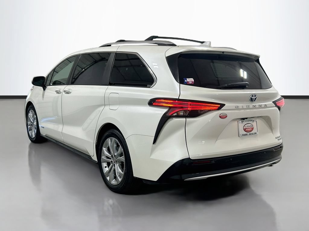 Used 2021 Toyota Sienna Platinum FWD image 6