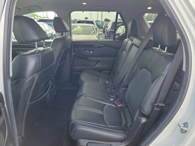 Used 2025 Honda Pilot EX-L image 13