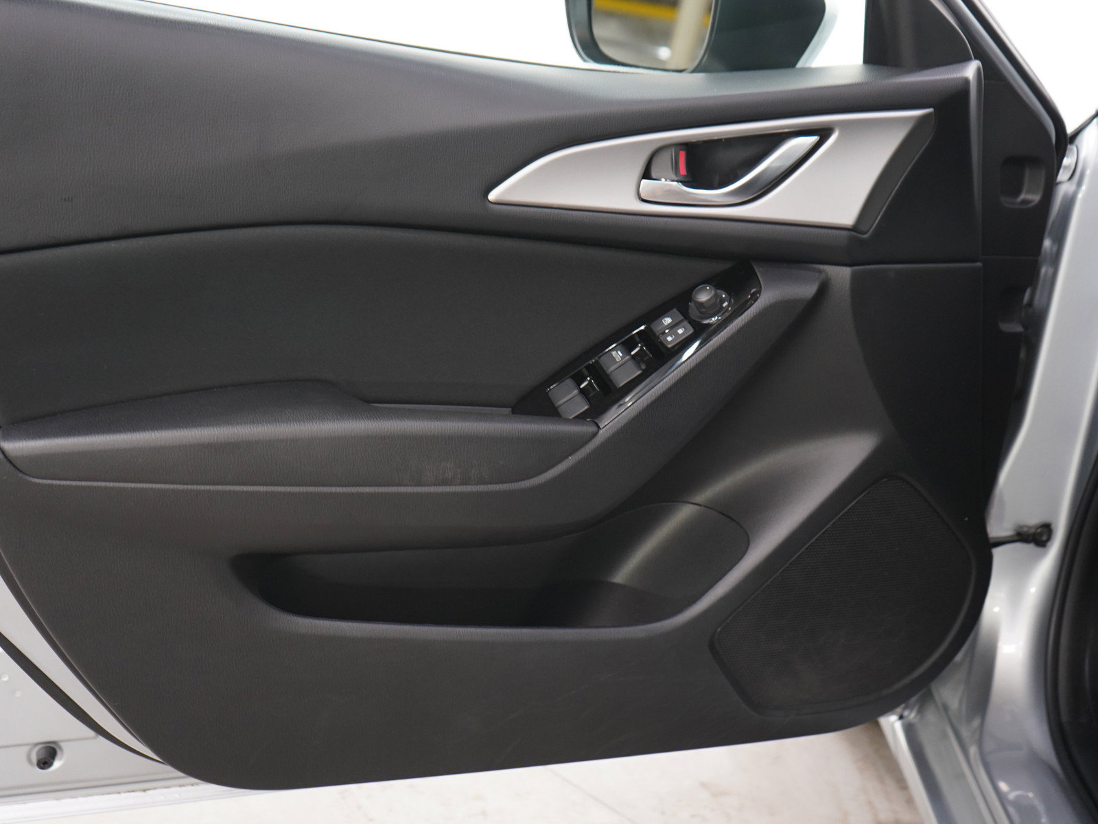 Used 2017 MAZDA MAZDA3 Sport w/ Preferred Equipment Package FWD image 17