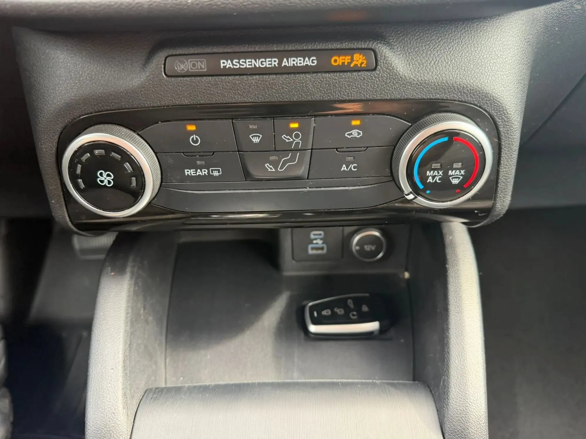 Used 2021 Ford Escape SE FWD image 16