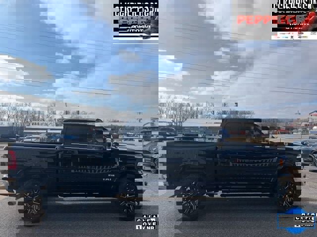 Used 2024 RAM 2500 Limited image 8