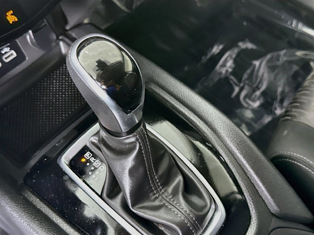 Used 2020 Nissan Rogue SV FWD image 19