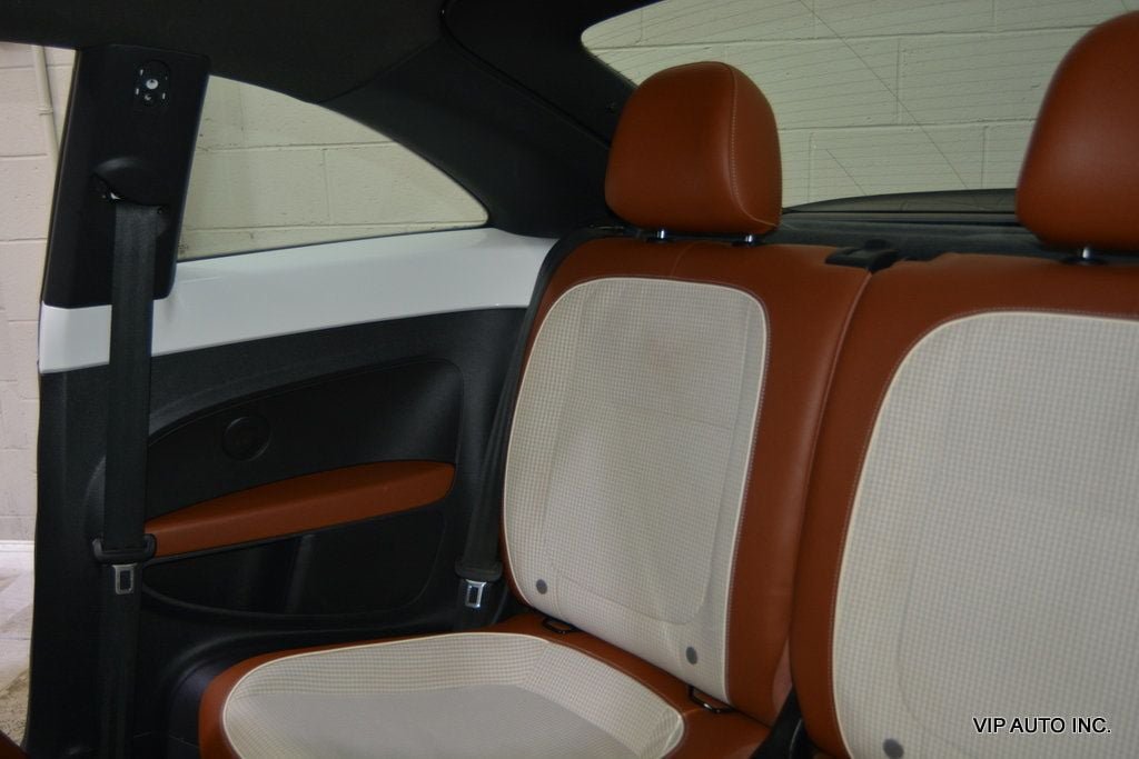 Used 2015 Volkswagen Beetle 1.8T Classic FWD image 20