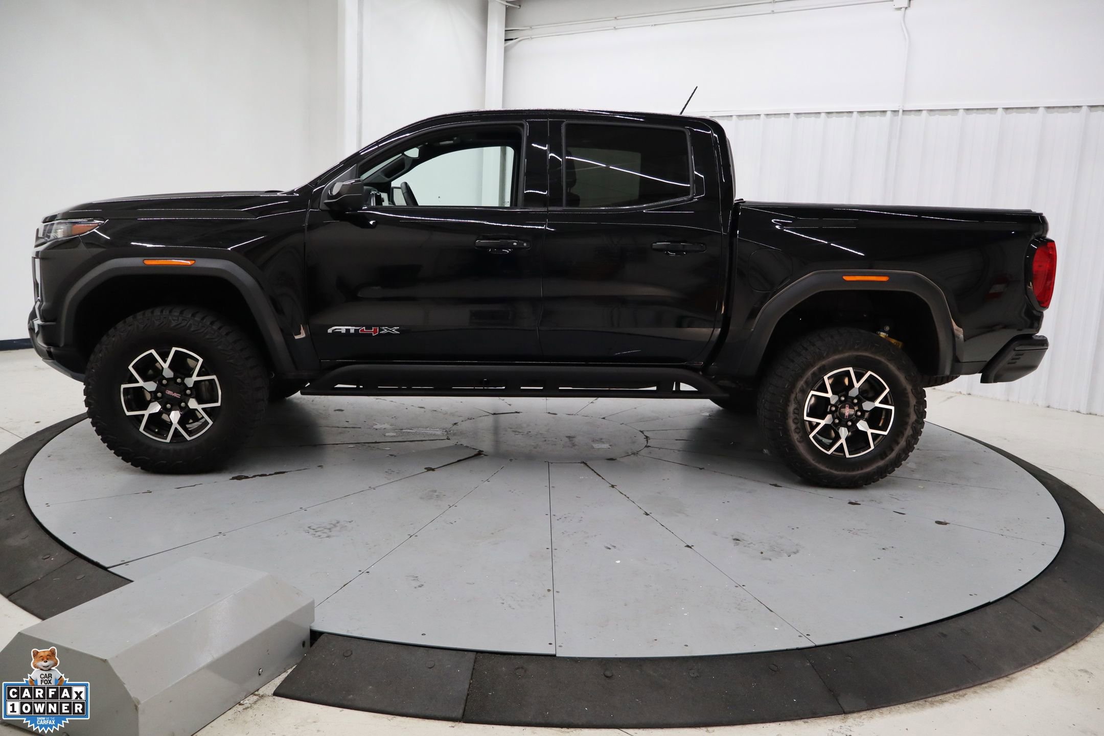 Used 2024 GMC Canyon AT4X image 9