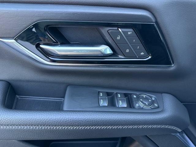 Used 2025 GMC Yukon Denali AWD/4WD image 20