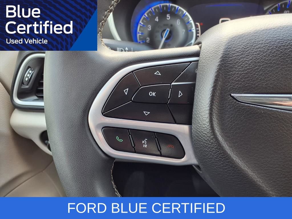 Used 2024 Chrysler Pacifica Touring-L FWD image 16