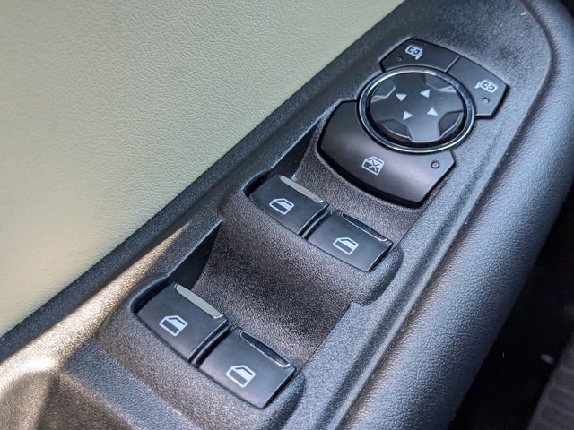 Used 2023 Ford Edge SE image 23