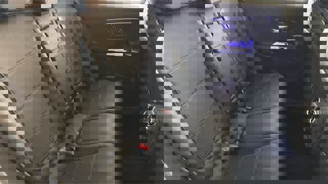 Used 2025 Mercedes-Benz GLC 300 4MATIC image 96