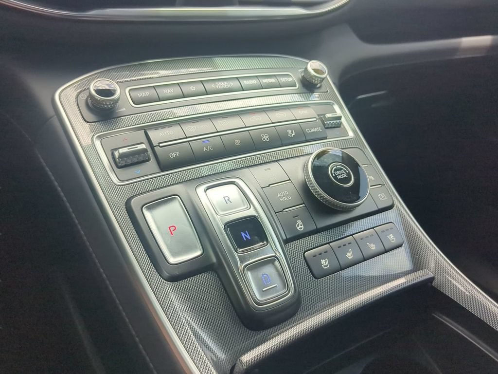 Used 2023 Hyundai Santa Fe Limited FWD image 17
