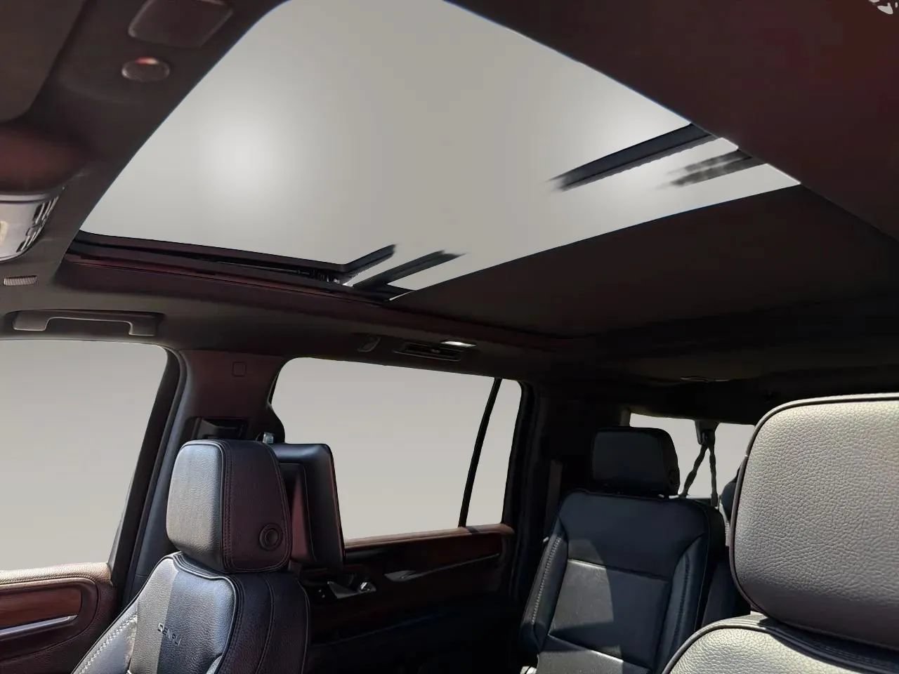 Used 2021 GMC Yukon XL Denali w/ Denali Premium Package RWD image 18