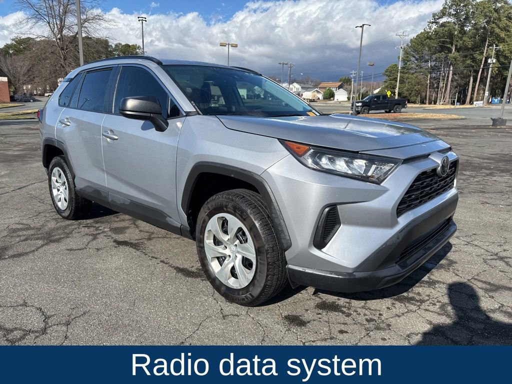Used 2021 Toyota RAV4 LE image 2