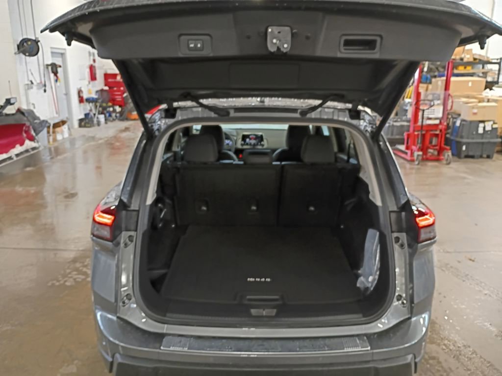 New 2026 Nissan Rogue SV image 18