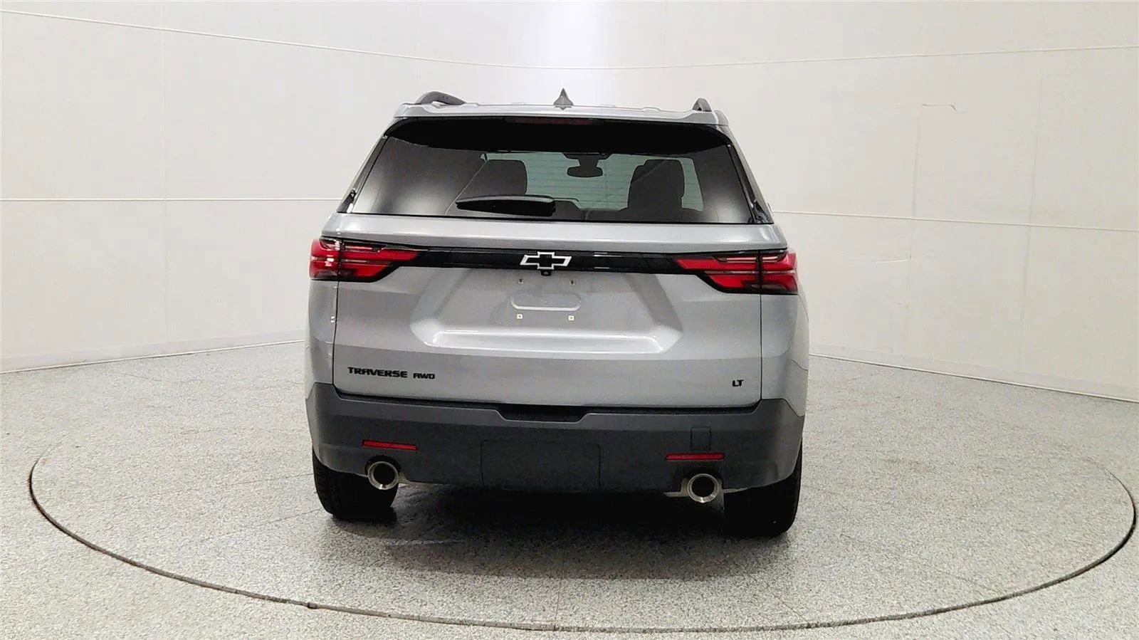 Used 2023 Chevrolet Traverse LT w/ Midnight/Sport Edition image 6