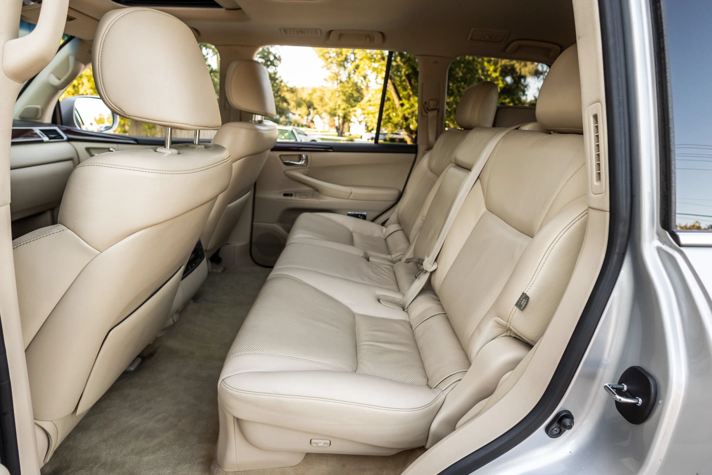 Used 2013 Lexus LX 570 4WD image 31