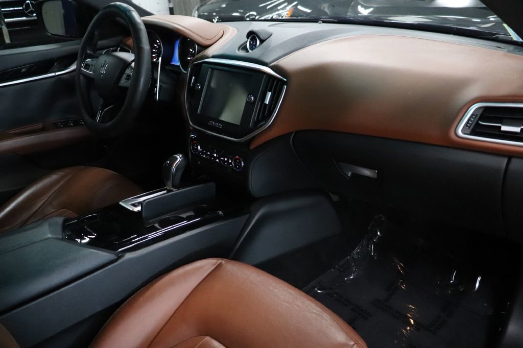 Used 2016 Maserati Ghibli S image 25