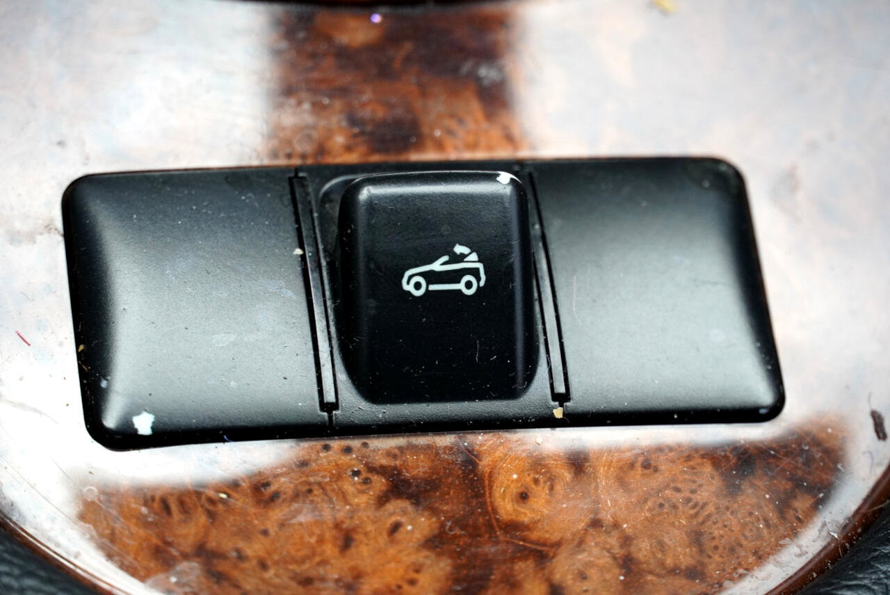 Used 2006 Mercedes-Benz CLK 55 AMG Cabriolet image 27