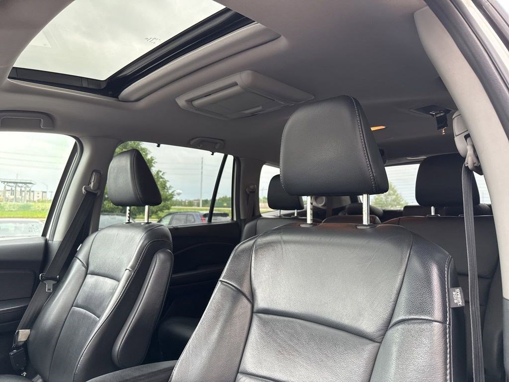 Used 2018 Honda Pilot Touring image 11
