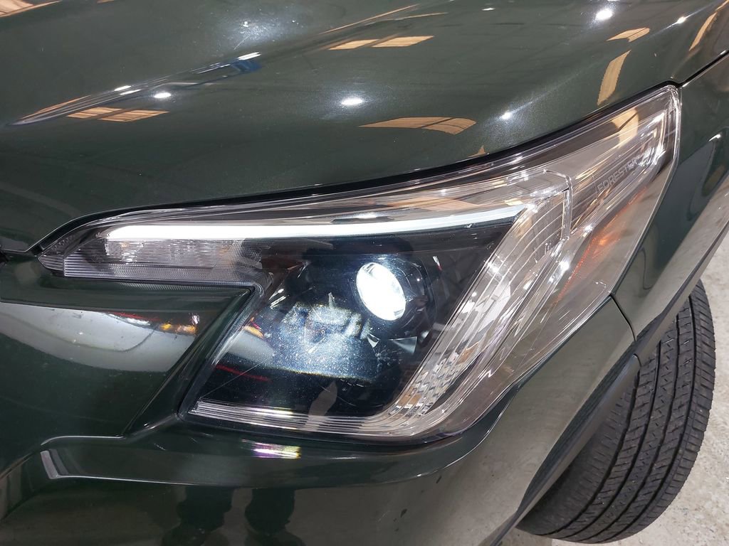 Used 2024 Subaru Forester Premium image 30