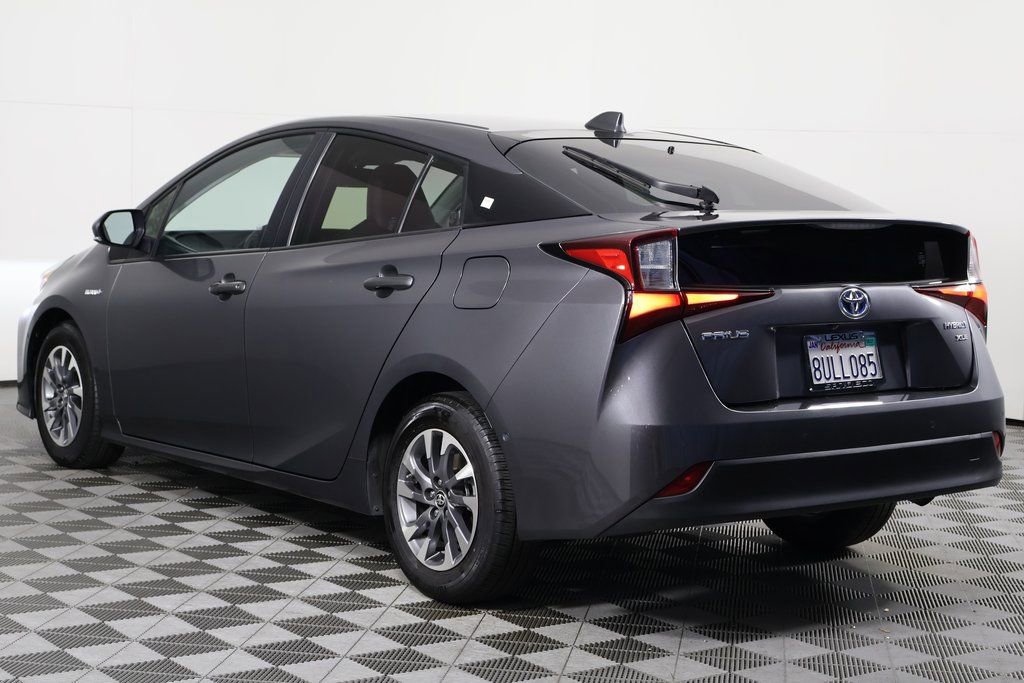 Used 2021 Toyota Prius XLE w/ Advanced Technology Package image 6