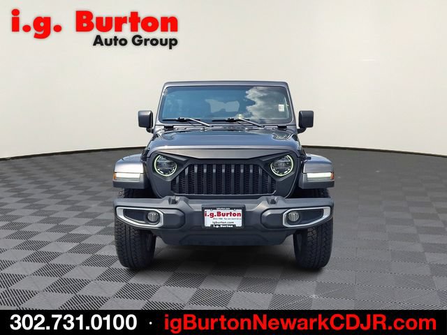 Used 2018 Jeep Wrangler Unlimited Sahara w/ Cold Weather Group AWD/4WD video 2