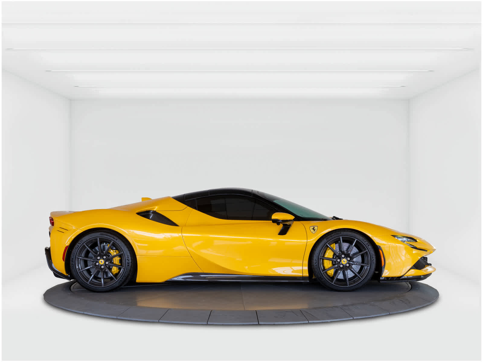 Certified 2022 Ferrari SF90 Spider image 6