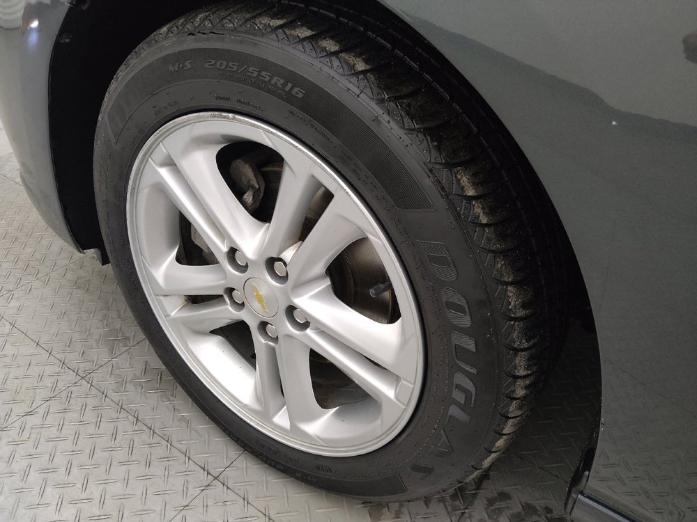 Used 2017 Chevrolet Cruze LT image 31