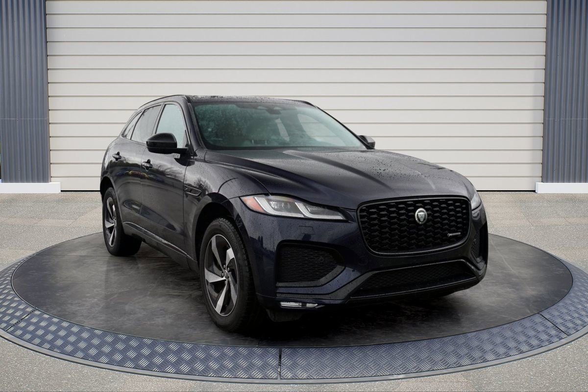 Used 2025 Jaguar F-PACE R-Dynamic S image 1