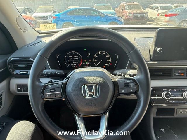 Used 2024 Honda Pilot Touring image 7