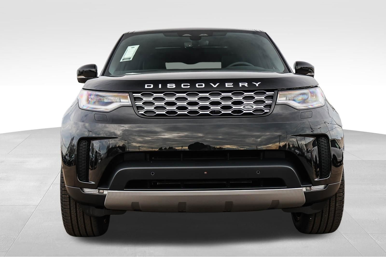 New 2026 Land Rover Discovery S image 2