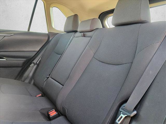 Used 2022 Toyota RAV4 LE FWD image 18