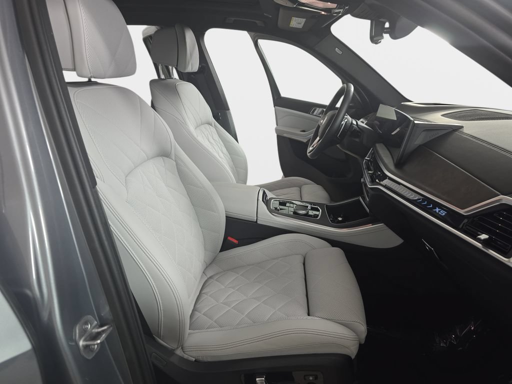 Certified 2025 BMW X5 xDrive50e AWD/4WD image 9