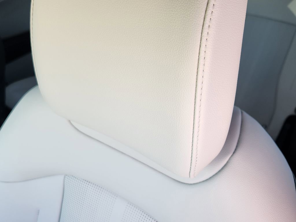 Certified 2026 Kia Sportage EX w/ EX Panoramic Sunroof Package image 14