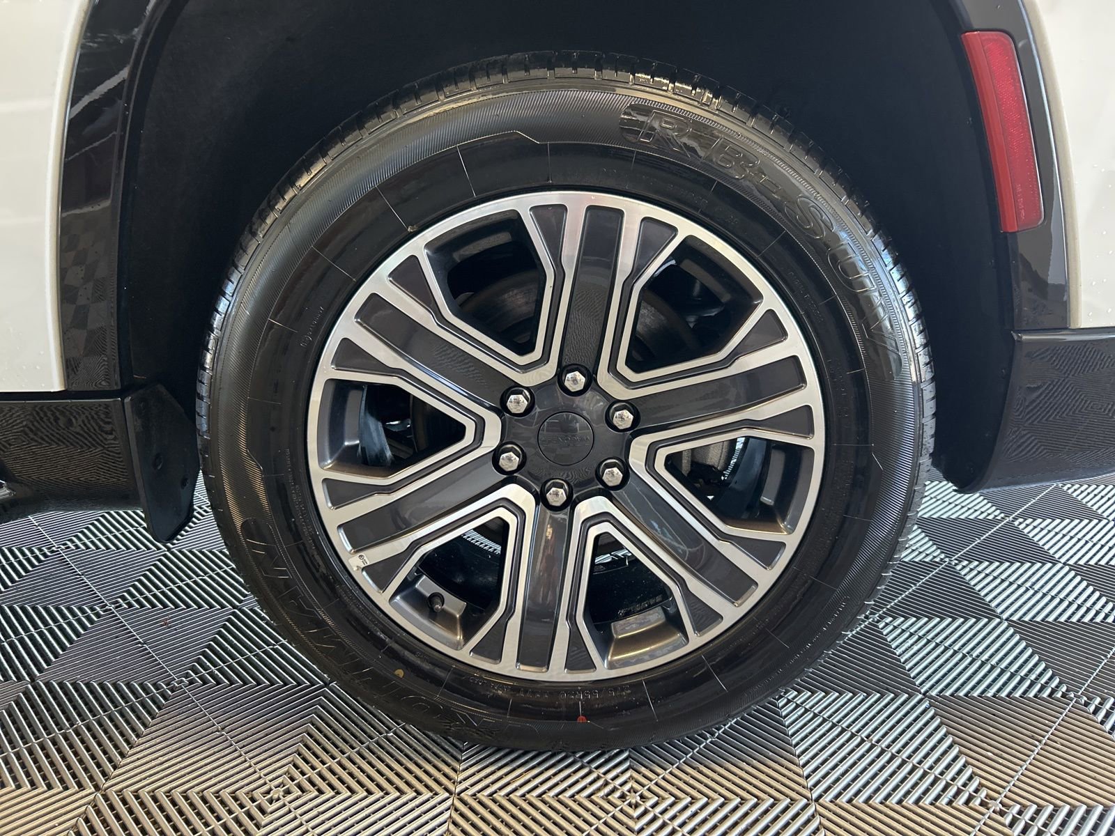 Used 2024 Jeep Wagoneer L Series II w/ Flexible Seating Group image 7