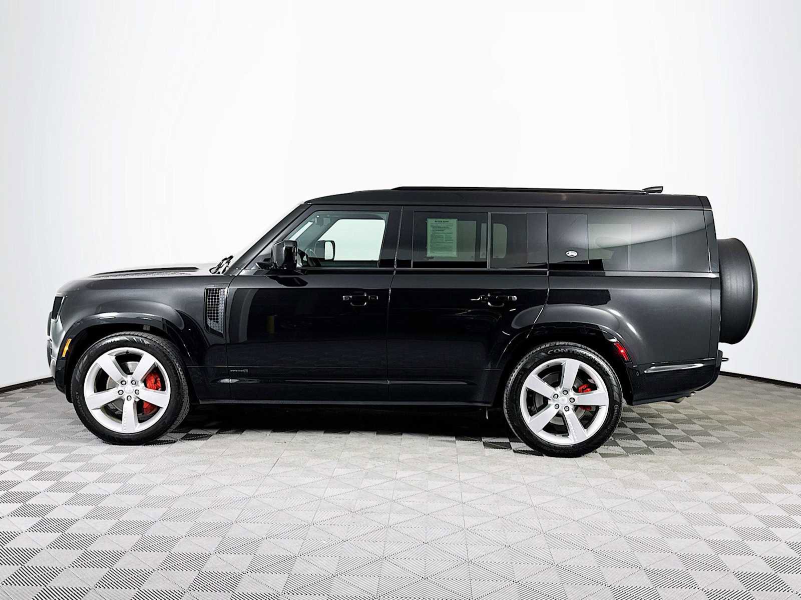 Used 2024 Land Rover Defender 130 X image 8