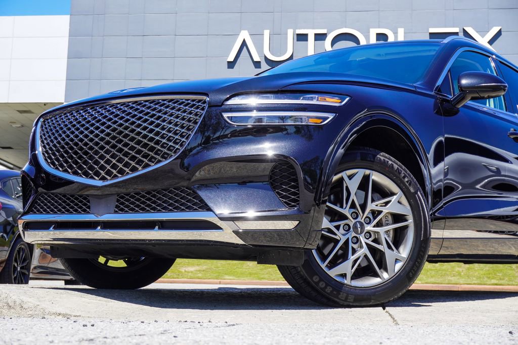 Used 2023 Genesis GV70 2.5T w/ Select Package AWD/4WD image 2