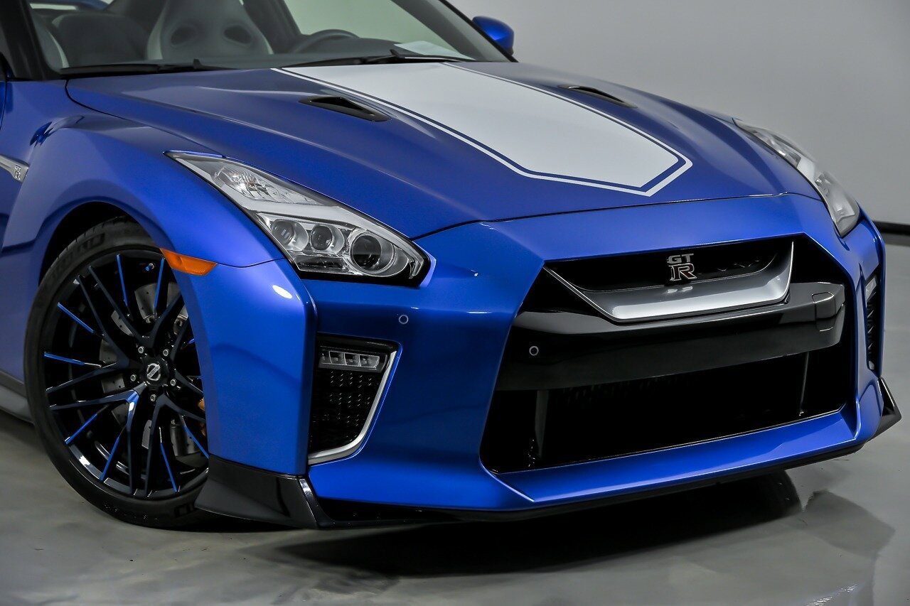 Used 2020 Nissan GT-R Premium image 3