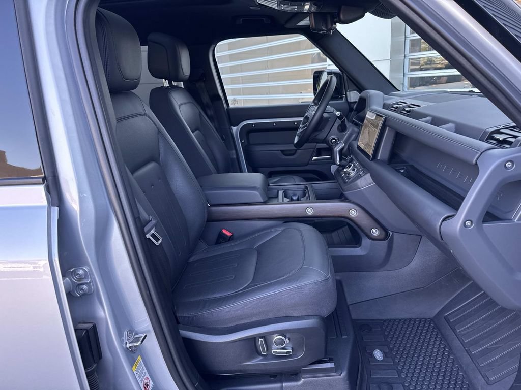Certified 2024 Land Rover Defender 130 X AWD/4WD image 9